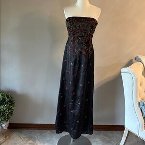 SCALA Elegant Black Strapless Gown with Red brown Floral Embroidery beaded S/M